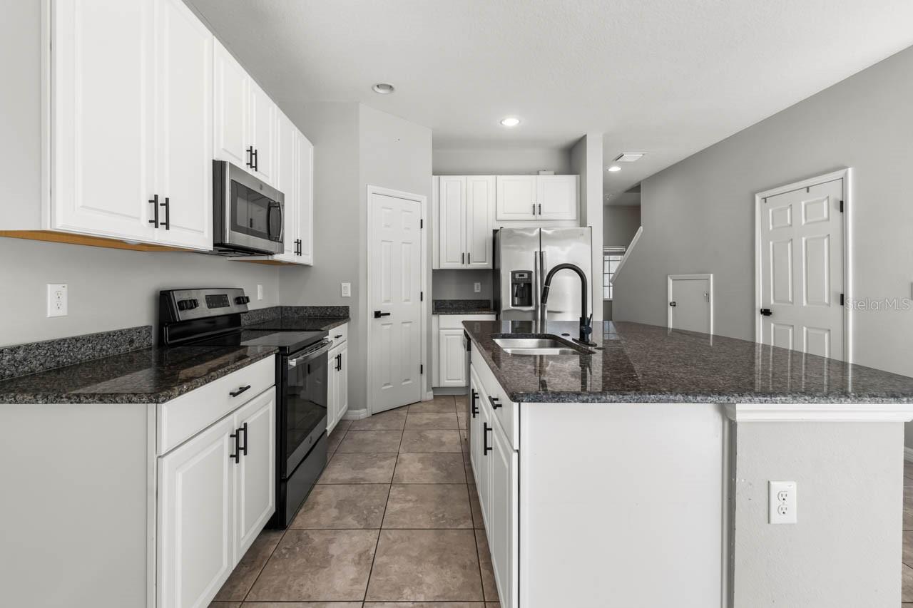 Image 10 of 26 For 7052 Summer Holly Place