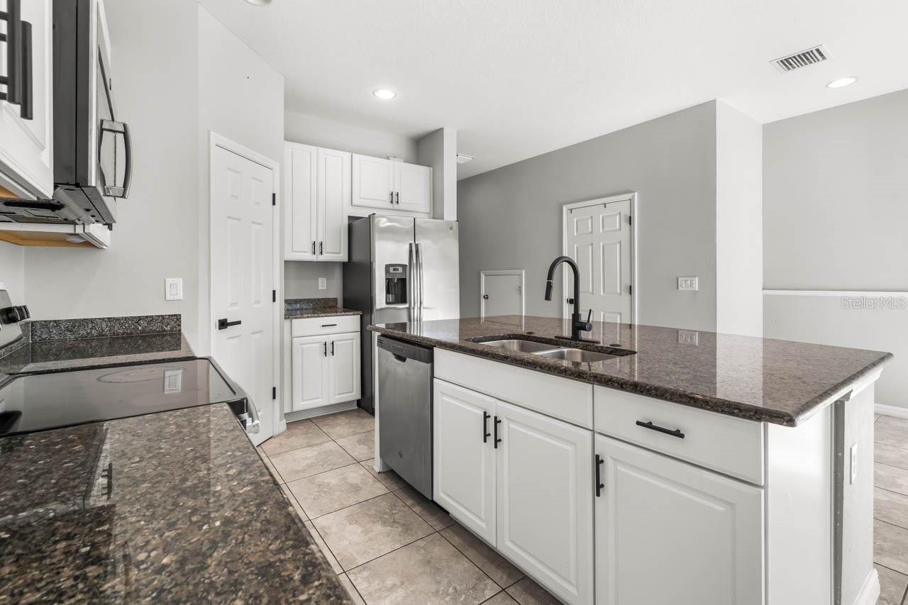 Image 12 of 26 For 7052 Summer Holly Place