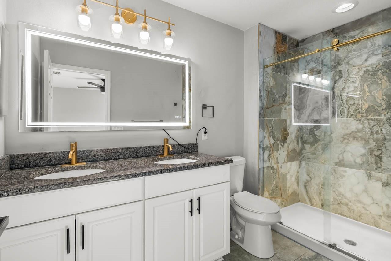 Image 19 of 26 For 7052 Summer Holly Place