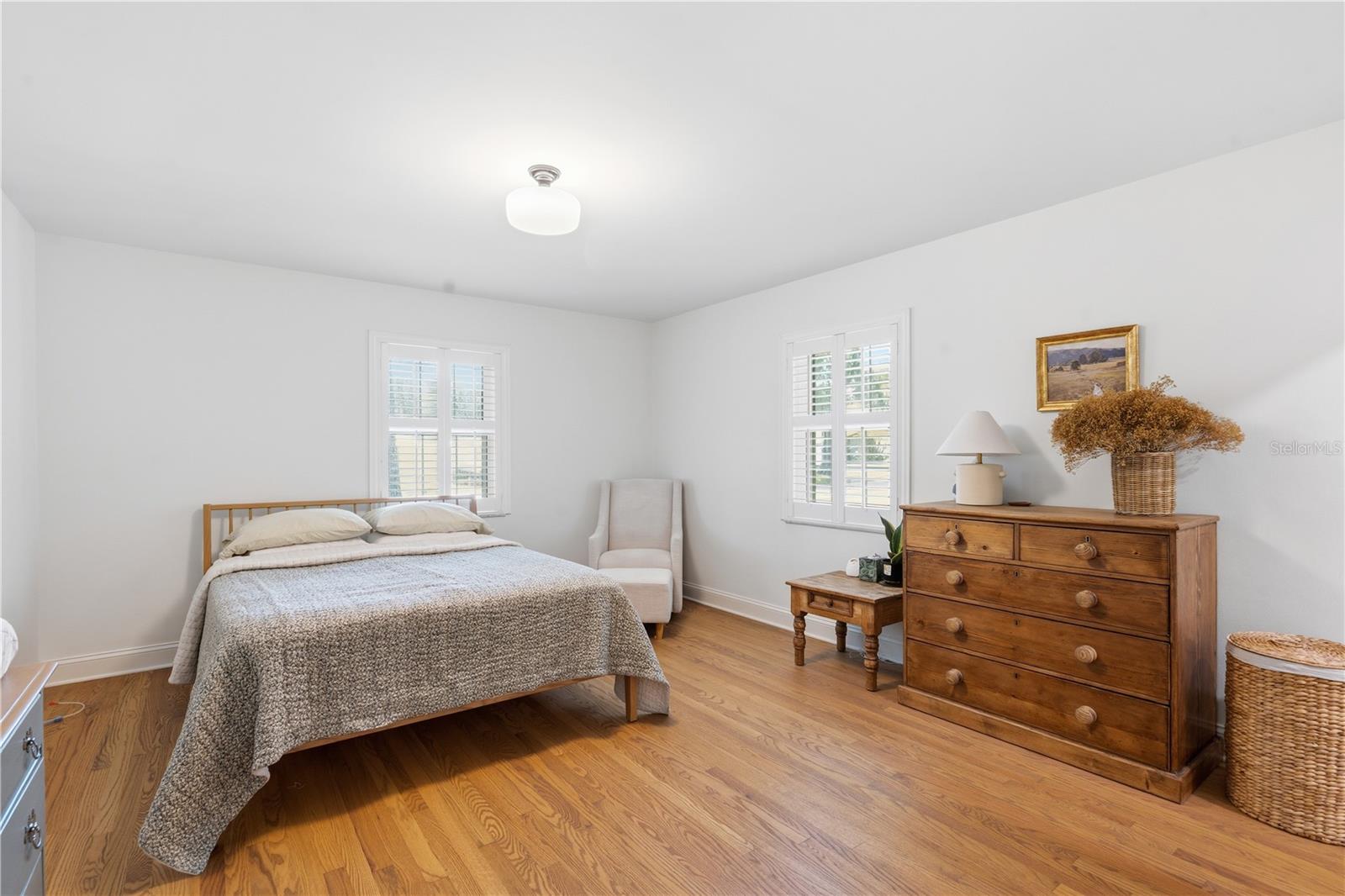 Image 18 of 36 For 1884 Oakdale Lane N