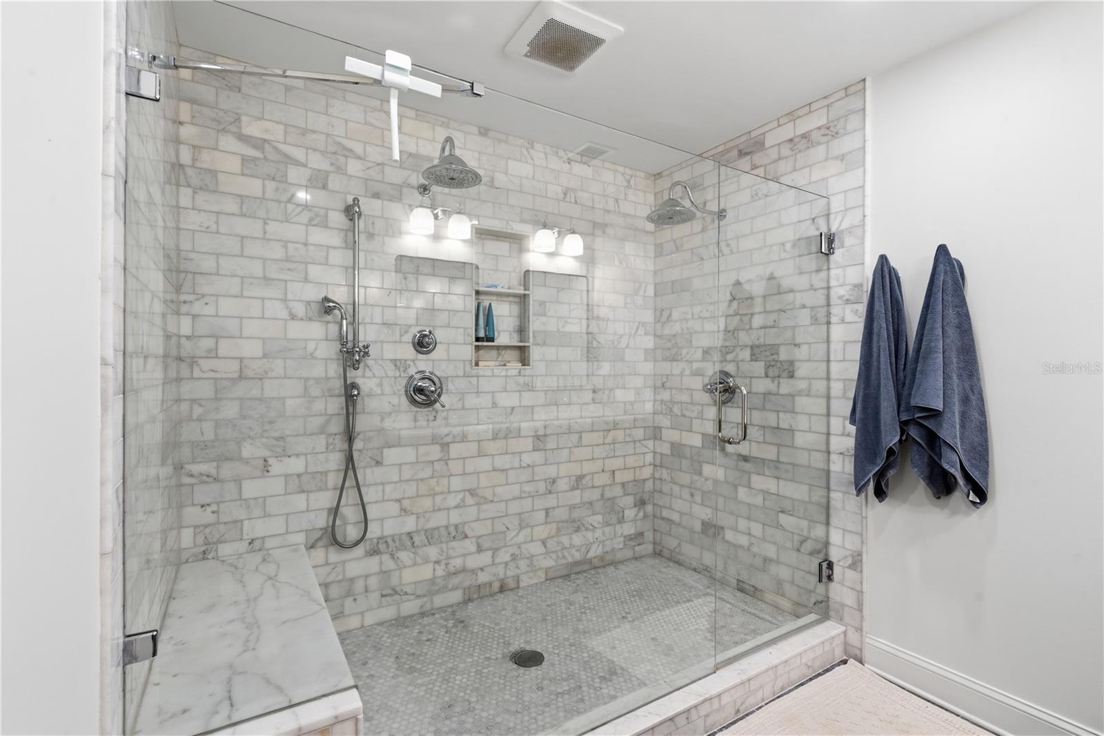 Image 20 of 36 For 1884 Oakdale Lane N