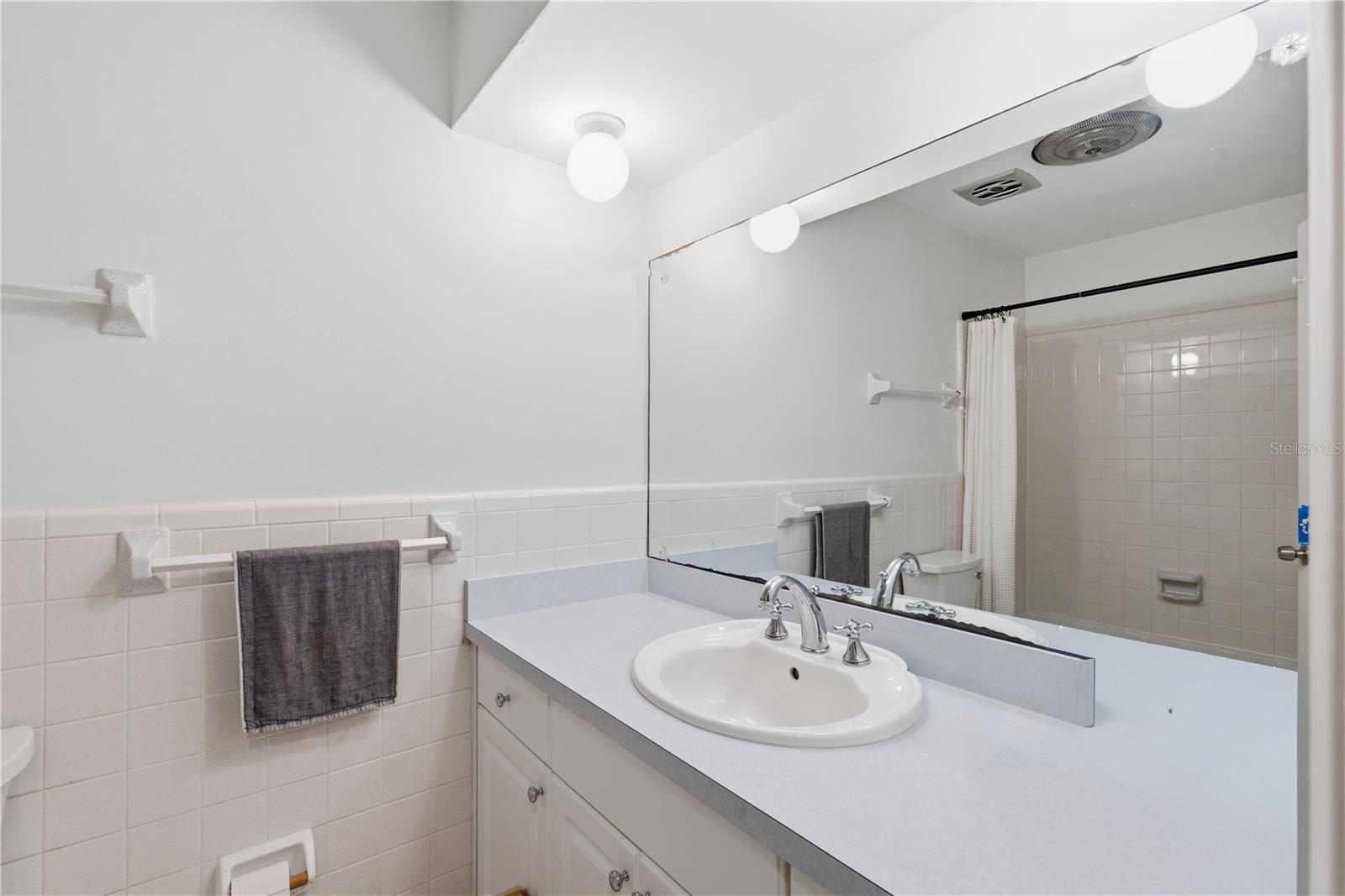 Image 24 of 36 For 1884 Oakdale Lane N