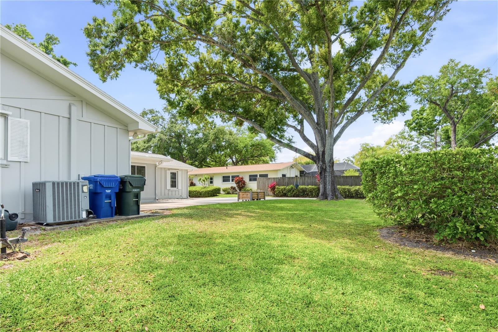 Image 33 of 36 For 1884 Oakdale Lane N