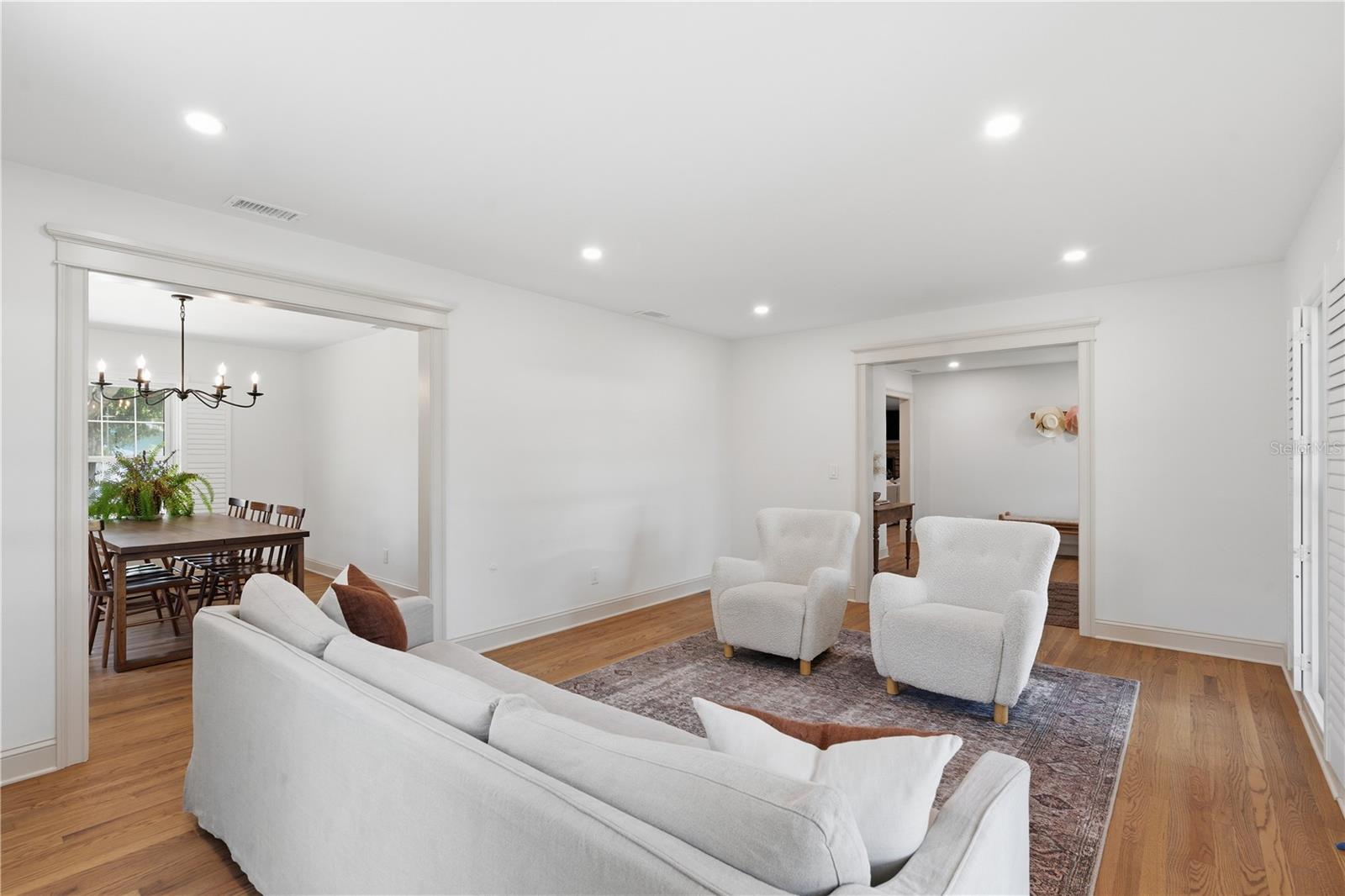 Image 7 of 36 For 1884 Oakdale Lane N