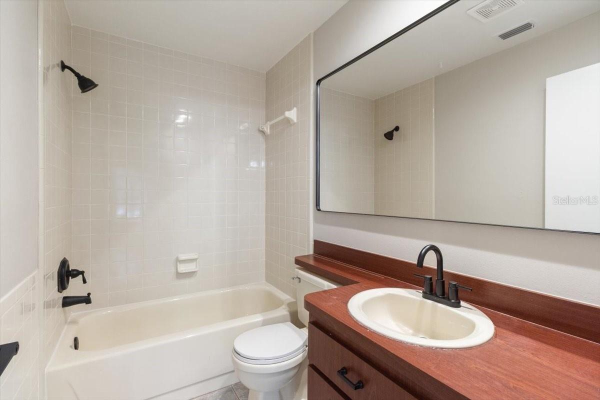 Image 14 of 31 For 14003 Basin Street