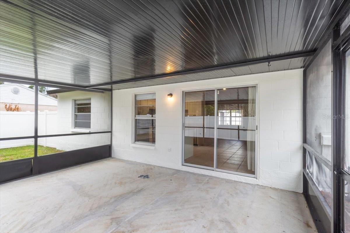 Image 22 of 31 For 14003 Basin Street