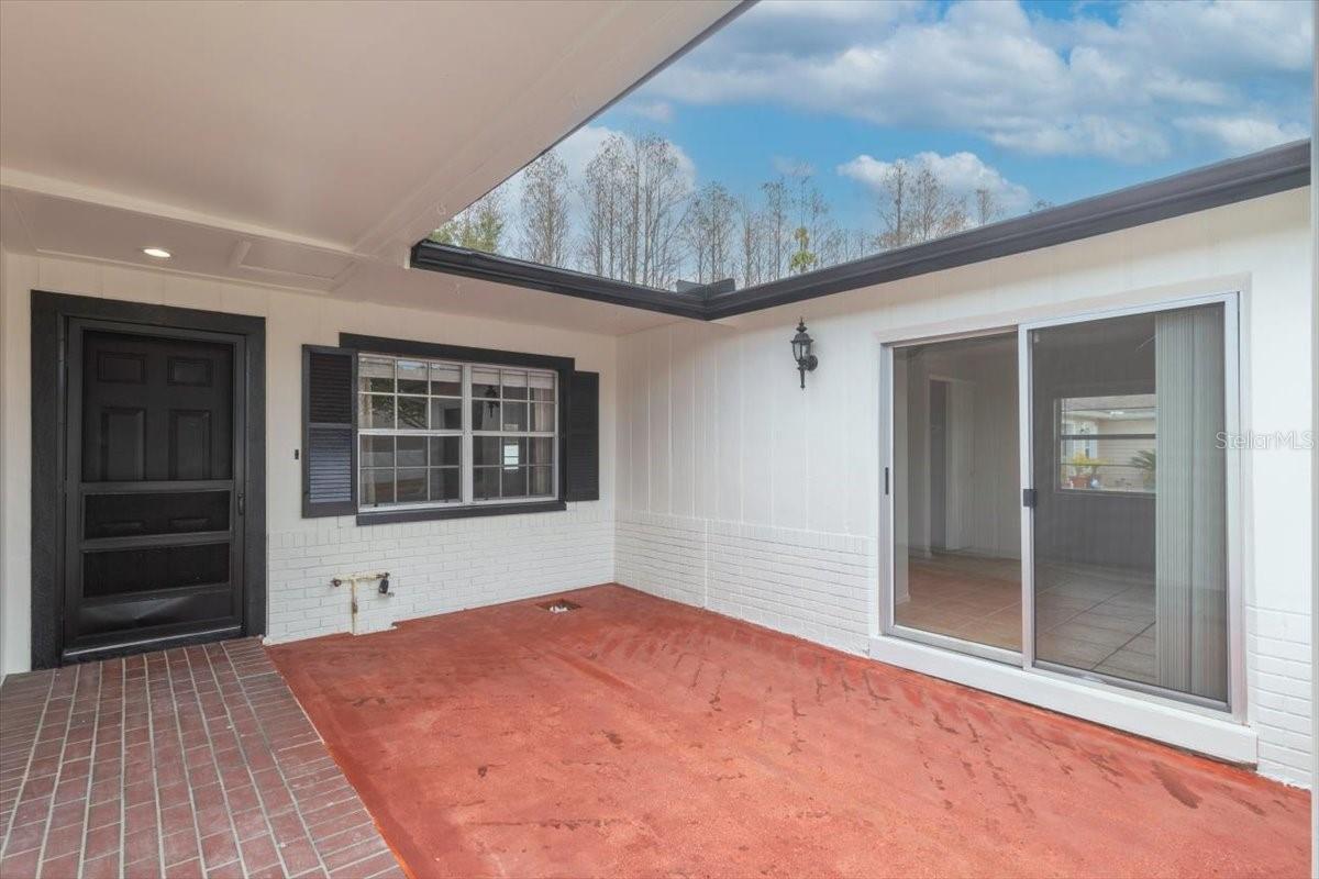 Image 6 of 31 For 14003 Basin Street