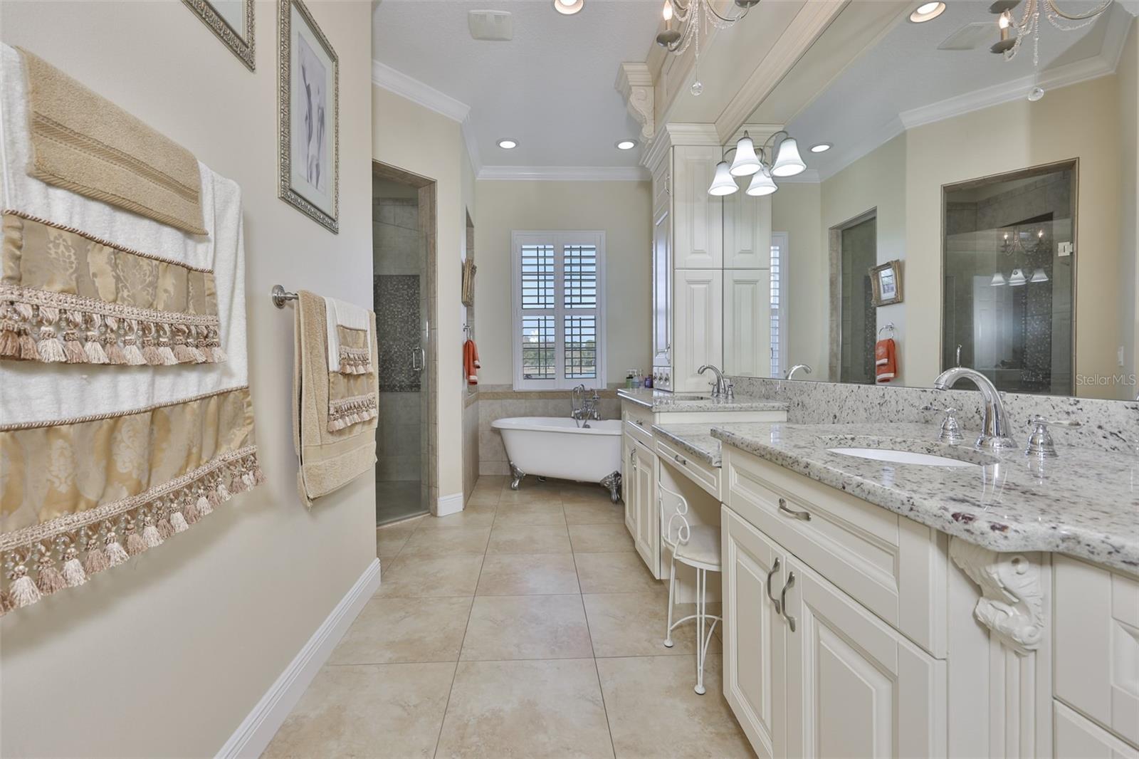 Image 34 of 54 For 10517 Tarpon Springs Road