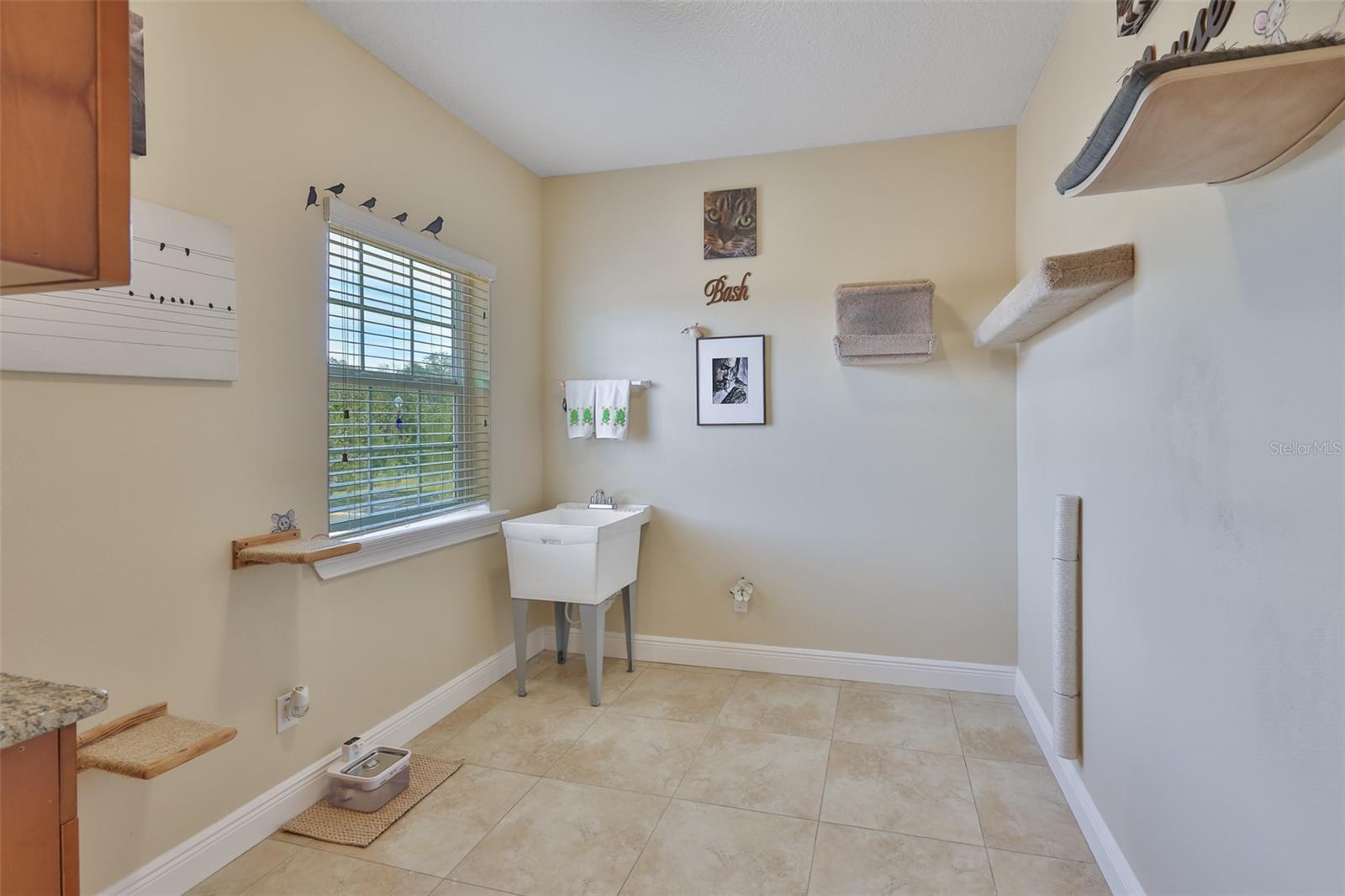 Image 37 of 54 For 10517 Tarpon Springs Road