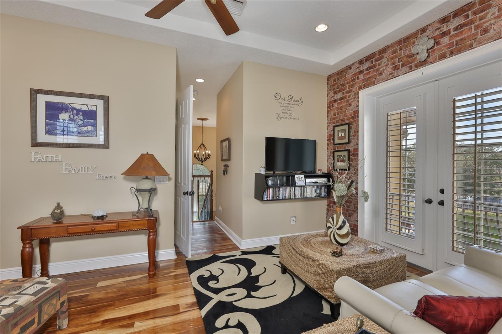 Image 42 of 54 For 10517 Tarpon Springs Road