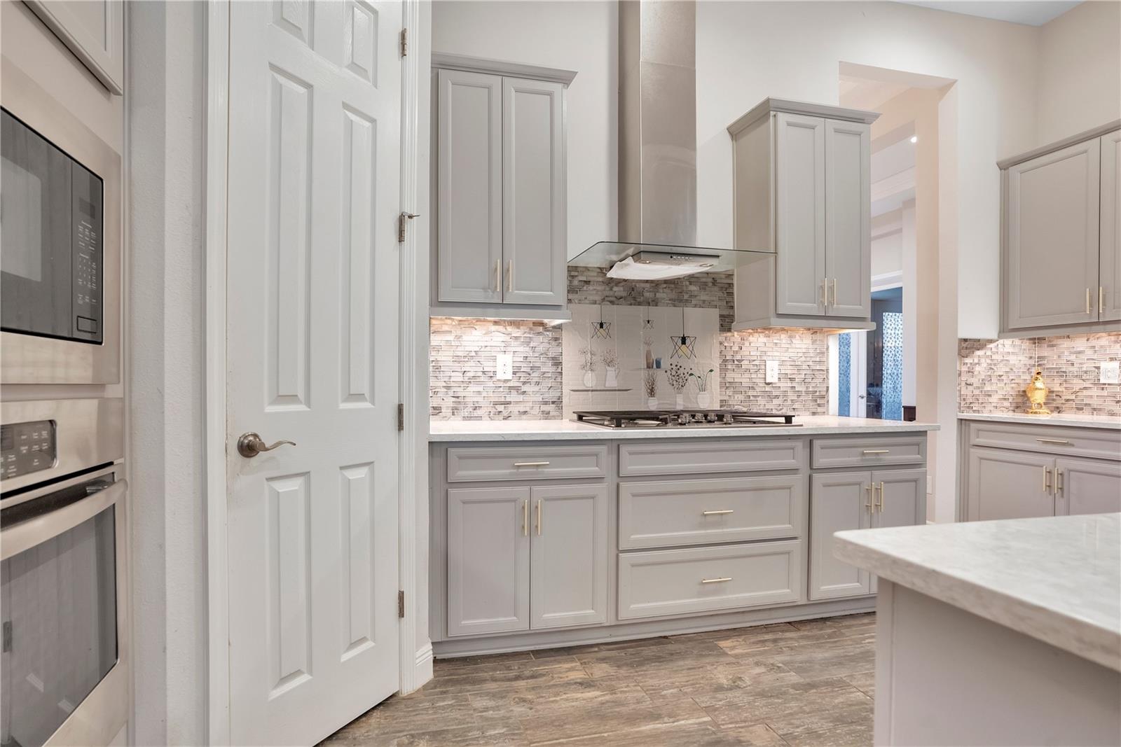 Image 14 of 57 For 21914 Butterfly Kiss Drive