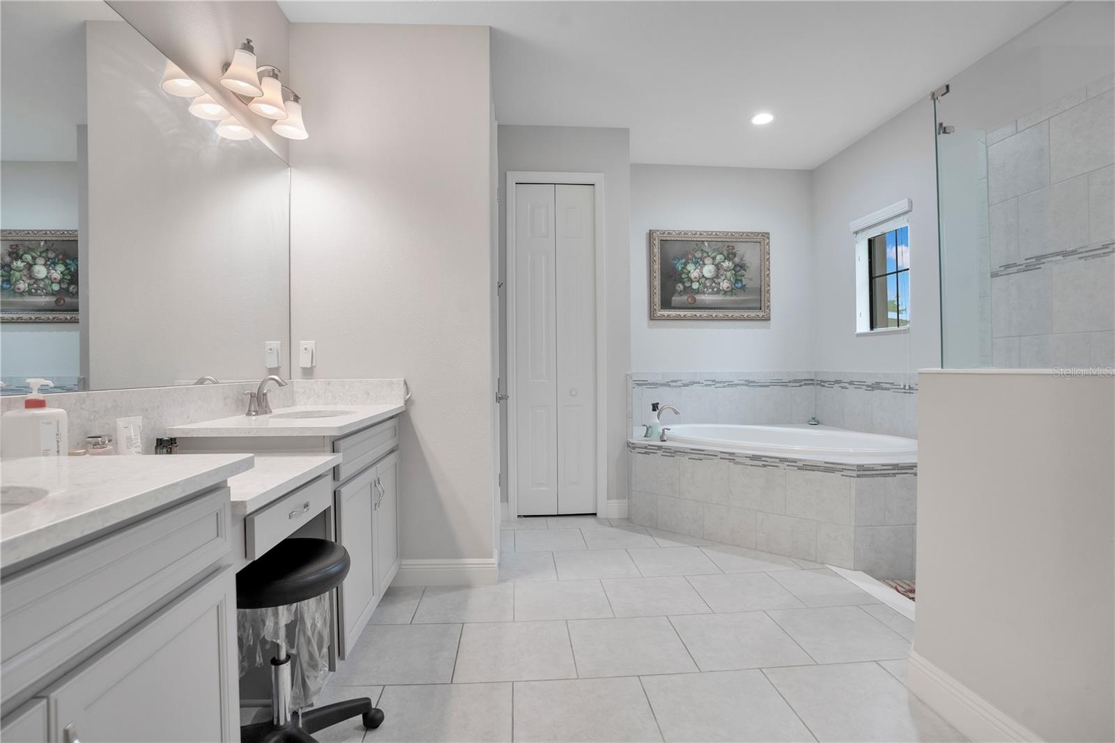 Image 20 of 57 For 21914 Butterfly Kiss Drive