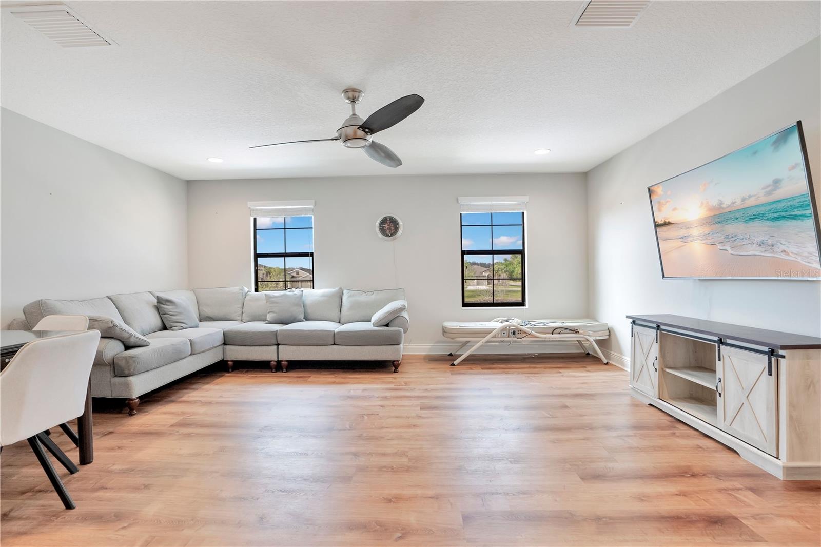 Image 28 of 57 For 21914 Butterfly Kiss Drive