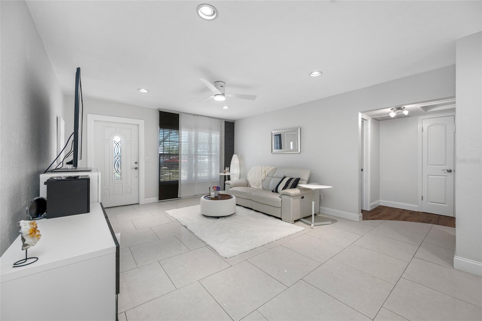 Image 14 of 67 For 2212 Coachman Road