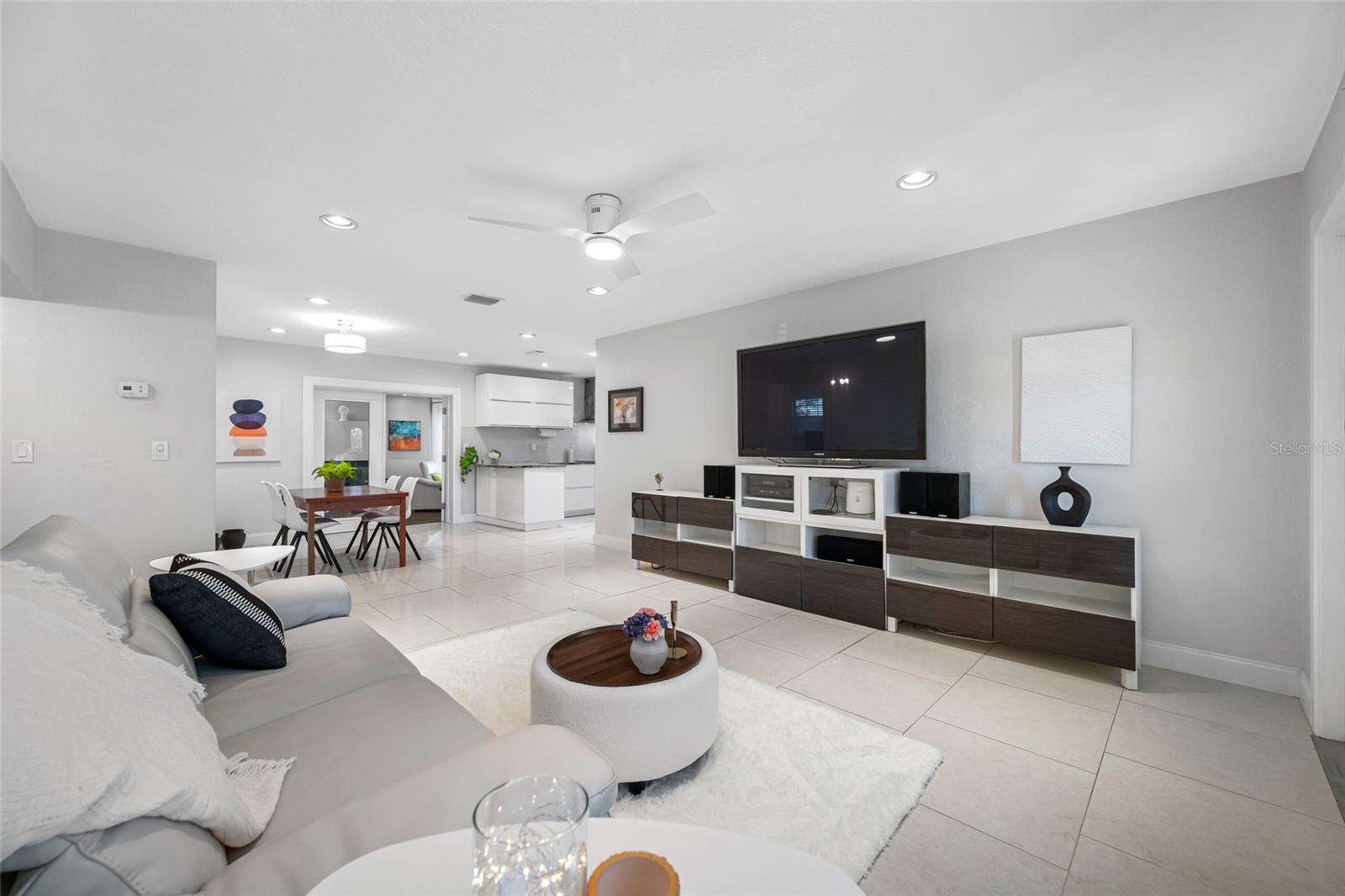 Image 15 of 67 For 2212 Coachman Road