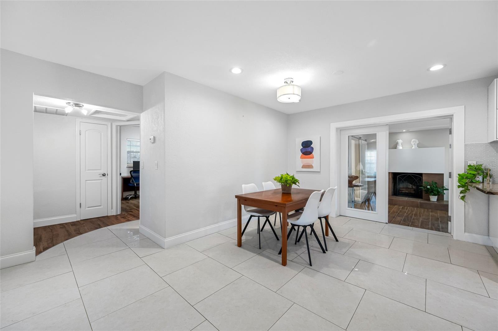 Image 16 of 67 For 2212 Coachman Road