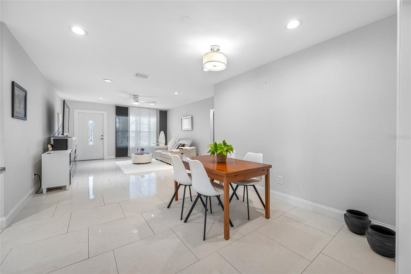 Image 17 of 67 For 2212 Coachman Road