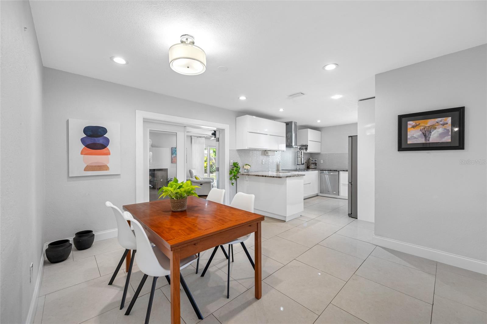 Image 19 of 67 For 2212 Coachman Road