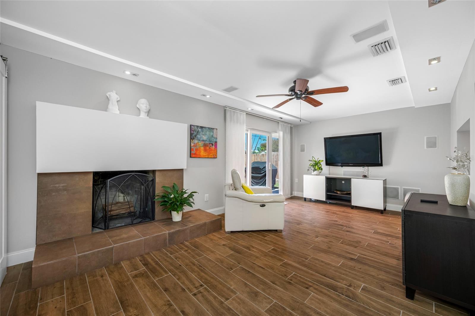 Image 27 of 67 For 2212 Coachman Road