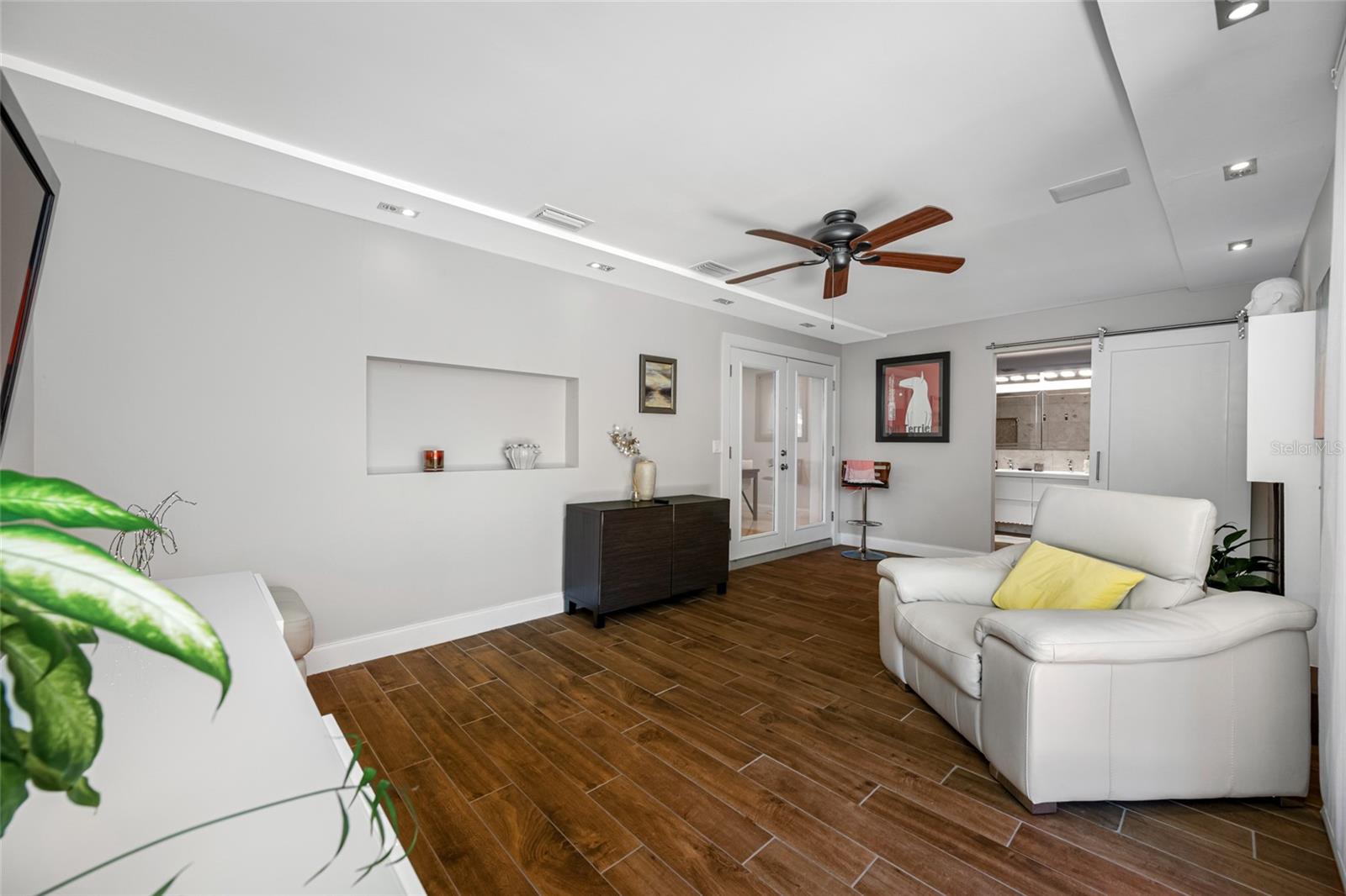 Image 29 of 67 For 2212 Coachman Road