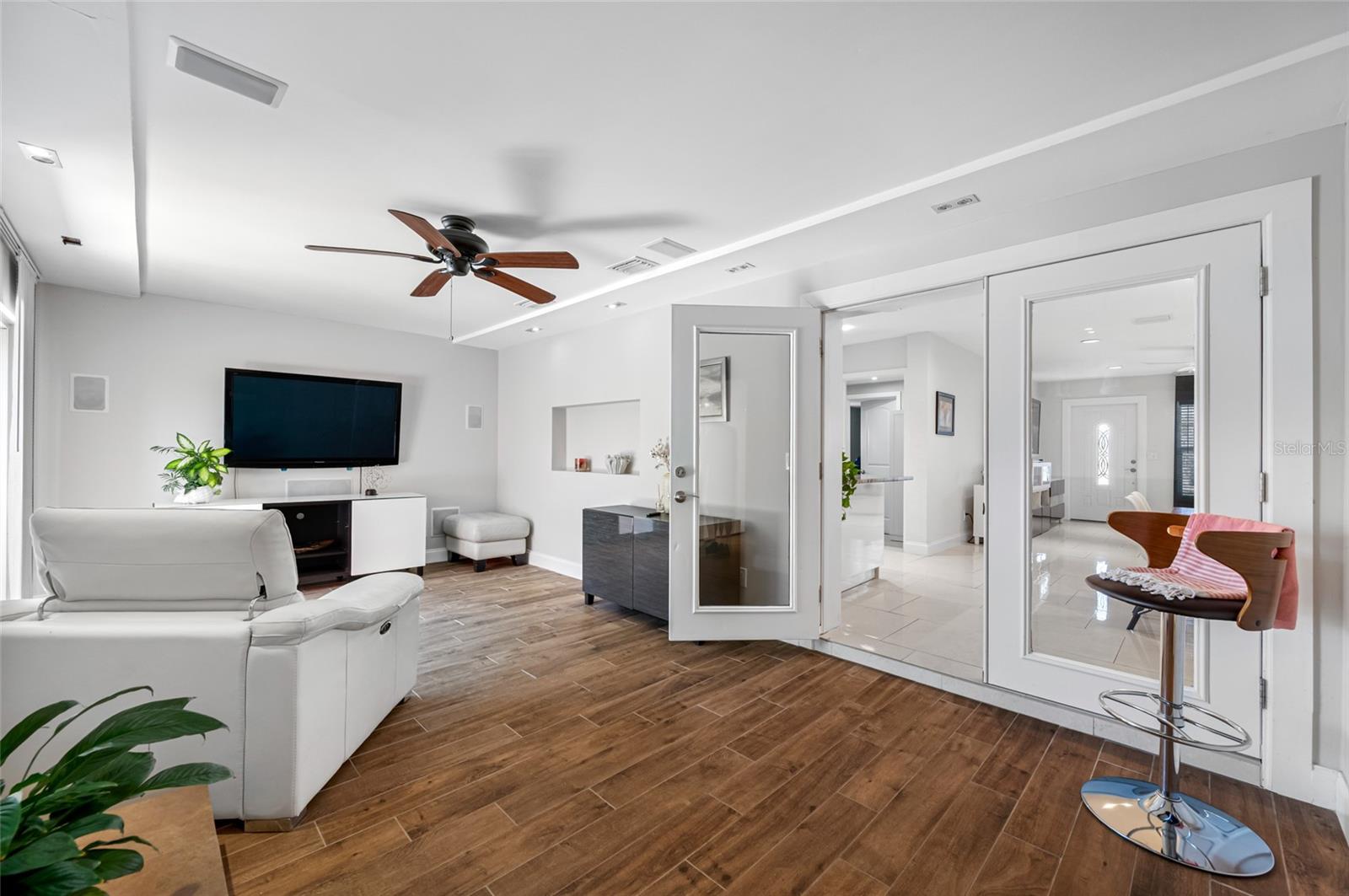 Image 30 of 67 For 2212 Coachman Road