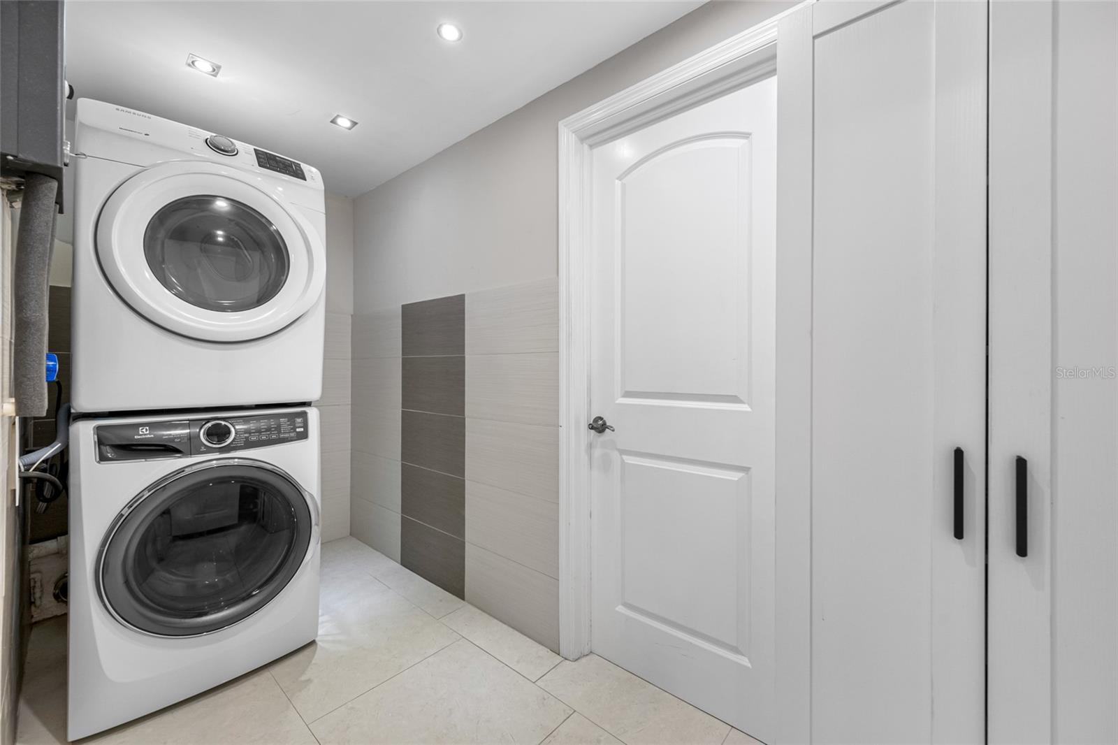 Image 52 of 67 For 2212 Coachman Road