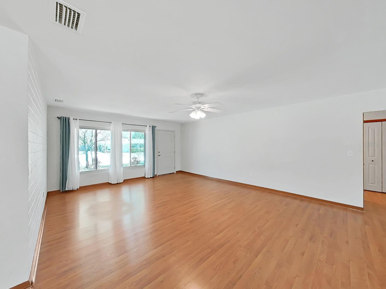 Image 14 of 43 For 1100 Canterbury Road