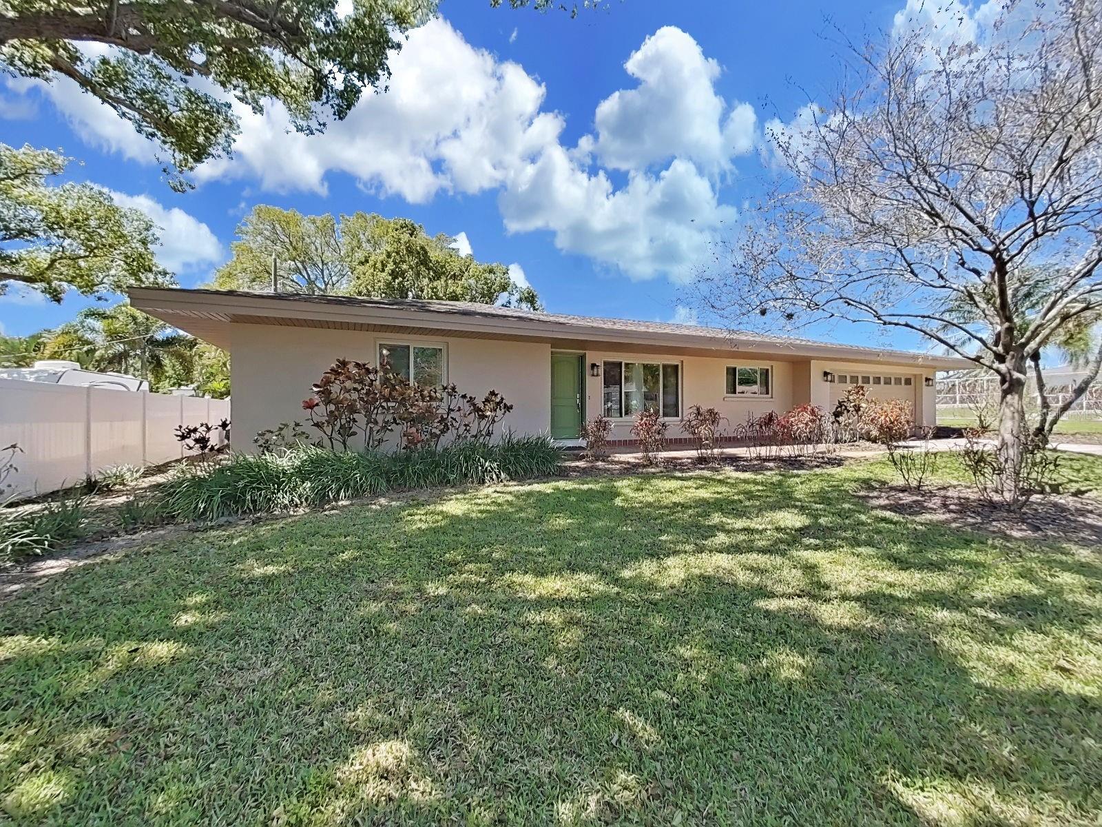 Image 2 of 43 For 1100 Canterbury Road