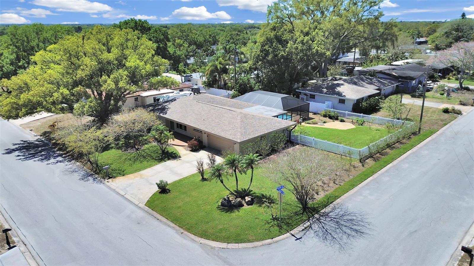 Image 3 of 43 For 1100 Canterbury Road