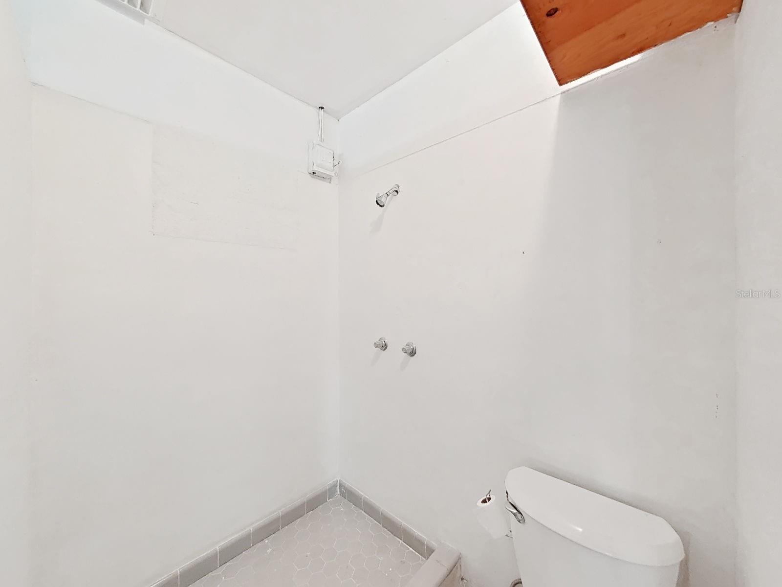 Image 40 of 43 For 1100 Canterbury Road