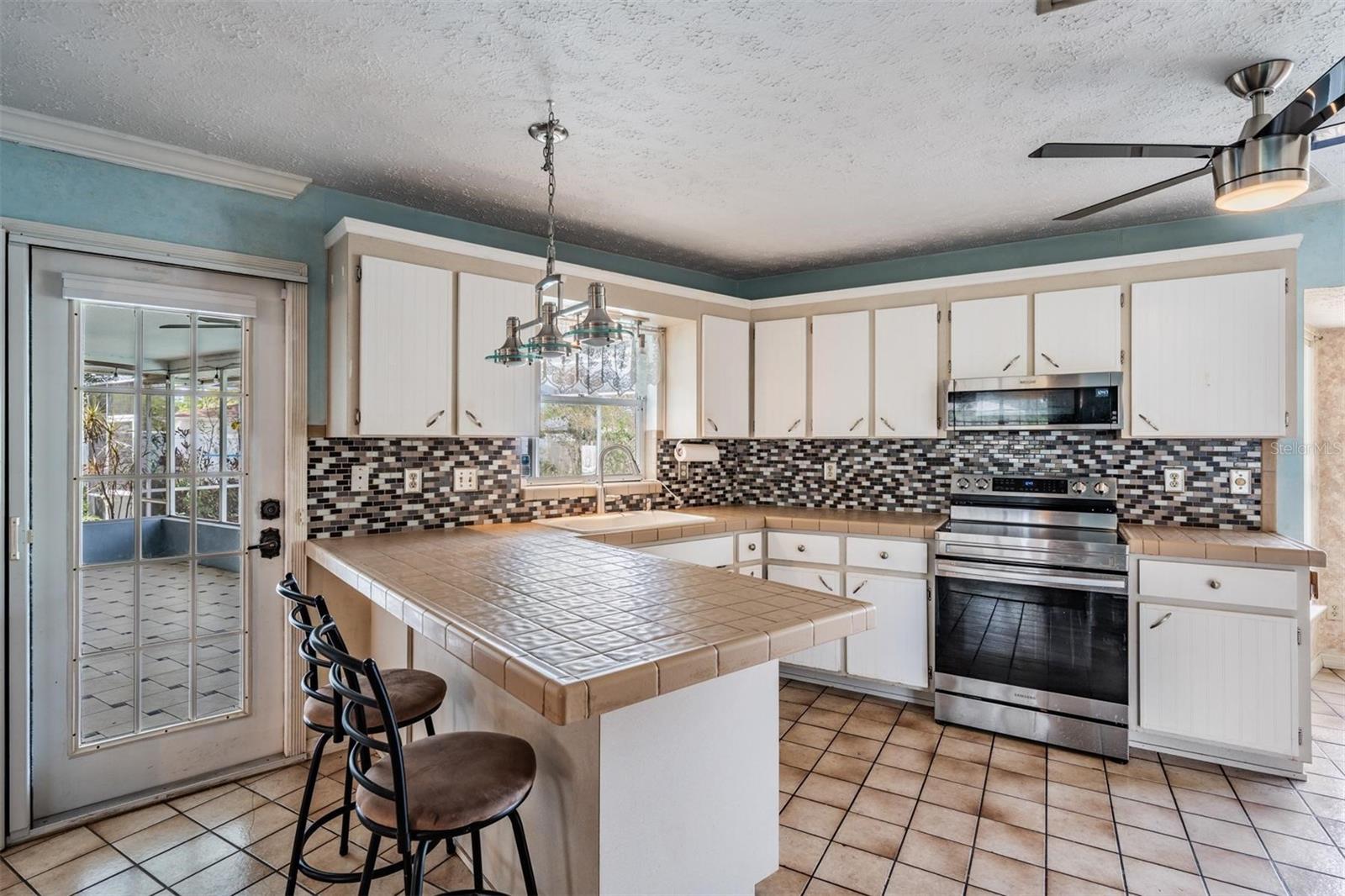 Image 10 of 32 For 7450 Lake Forest Circle