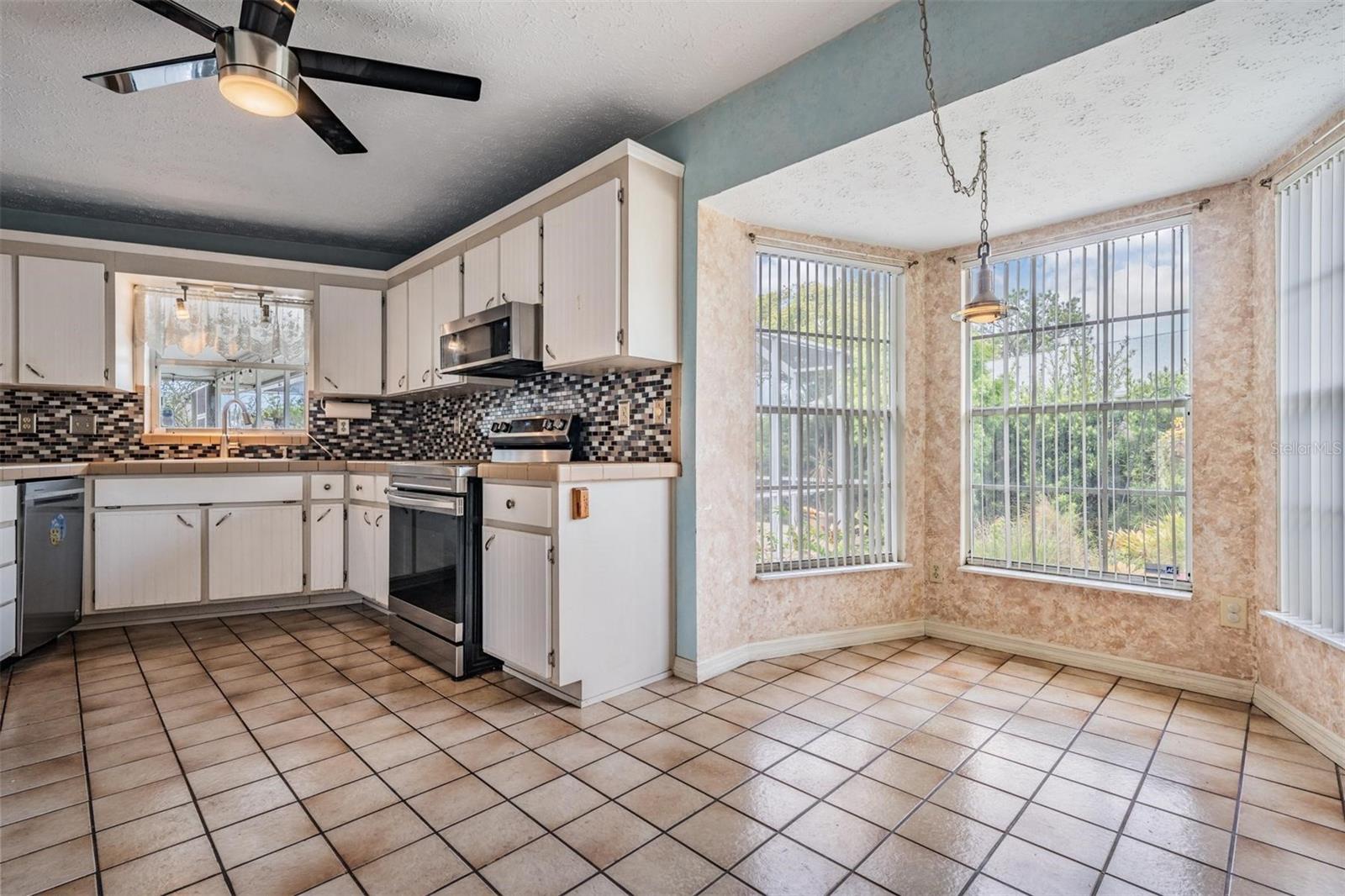 Image 12 of 32 For 7450 Lake Forest Circle