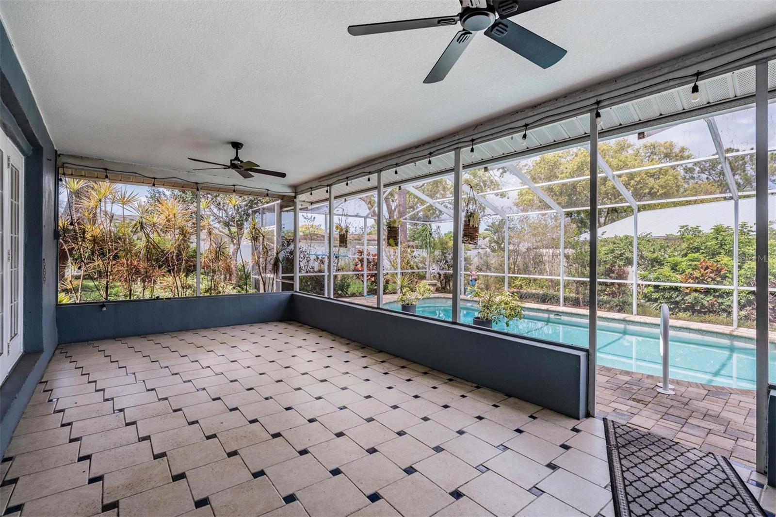 Image 21 of 32 For 7450 Lake Forest Circle