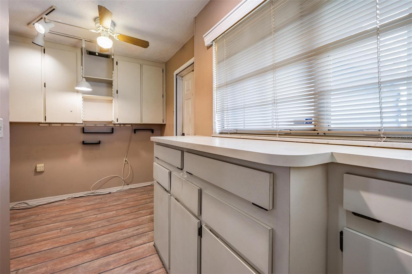 Image 25 of 32 For 7450 Lake Forest Circle