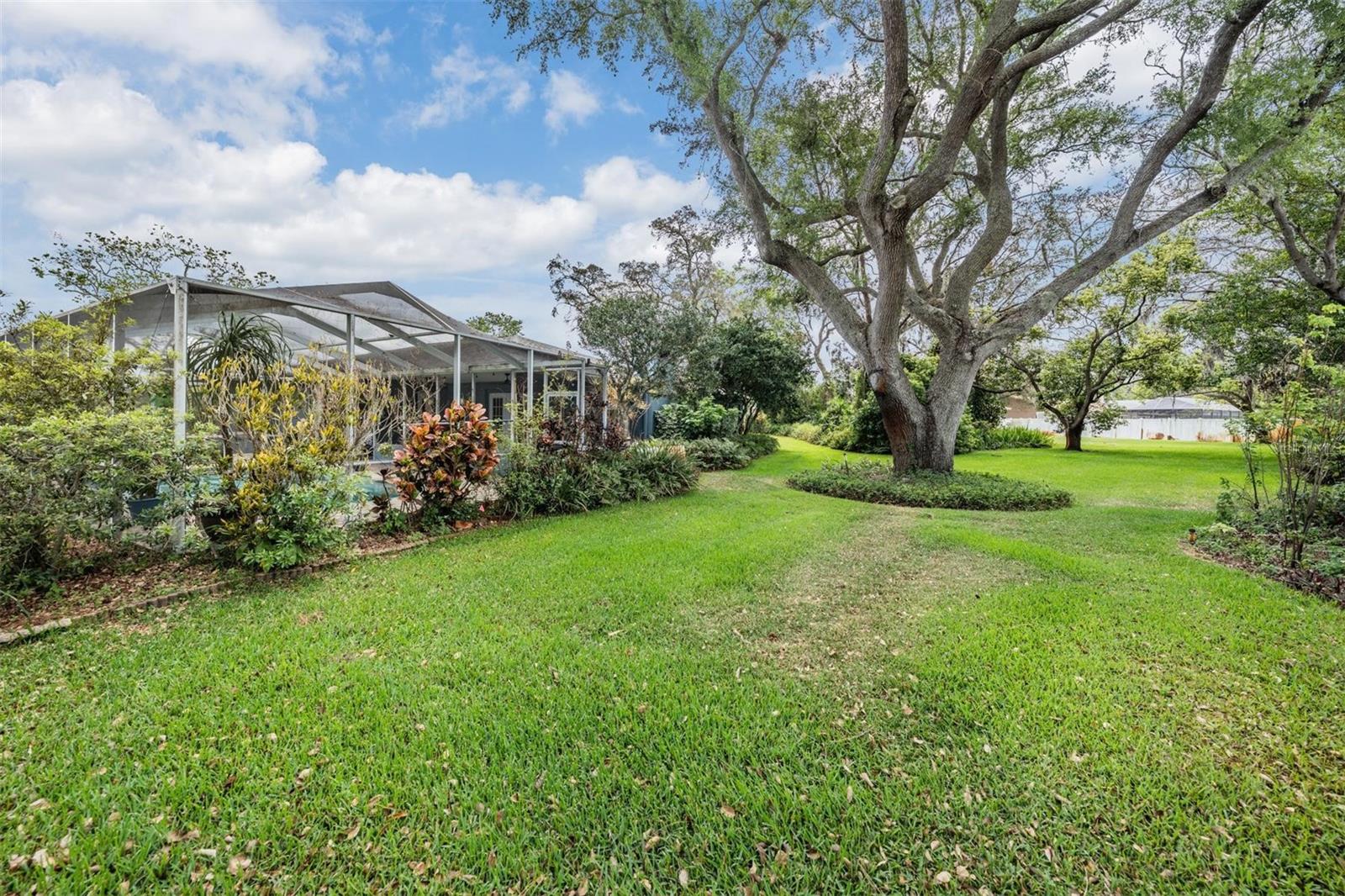 Image 26 of 32 For 7450 Lake Forest Circle