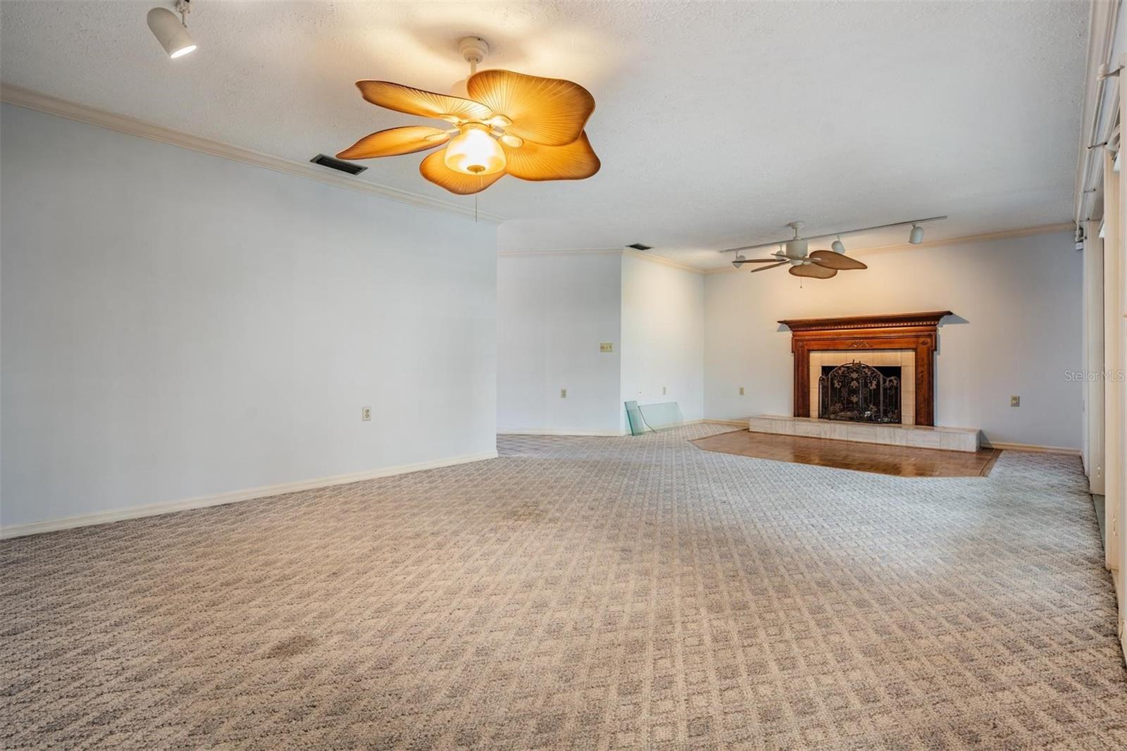 Image 5 of 32 For 7450 Lake Forest Circle