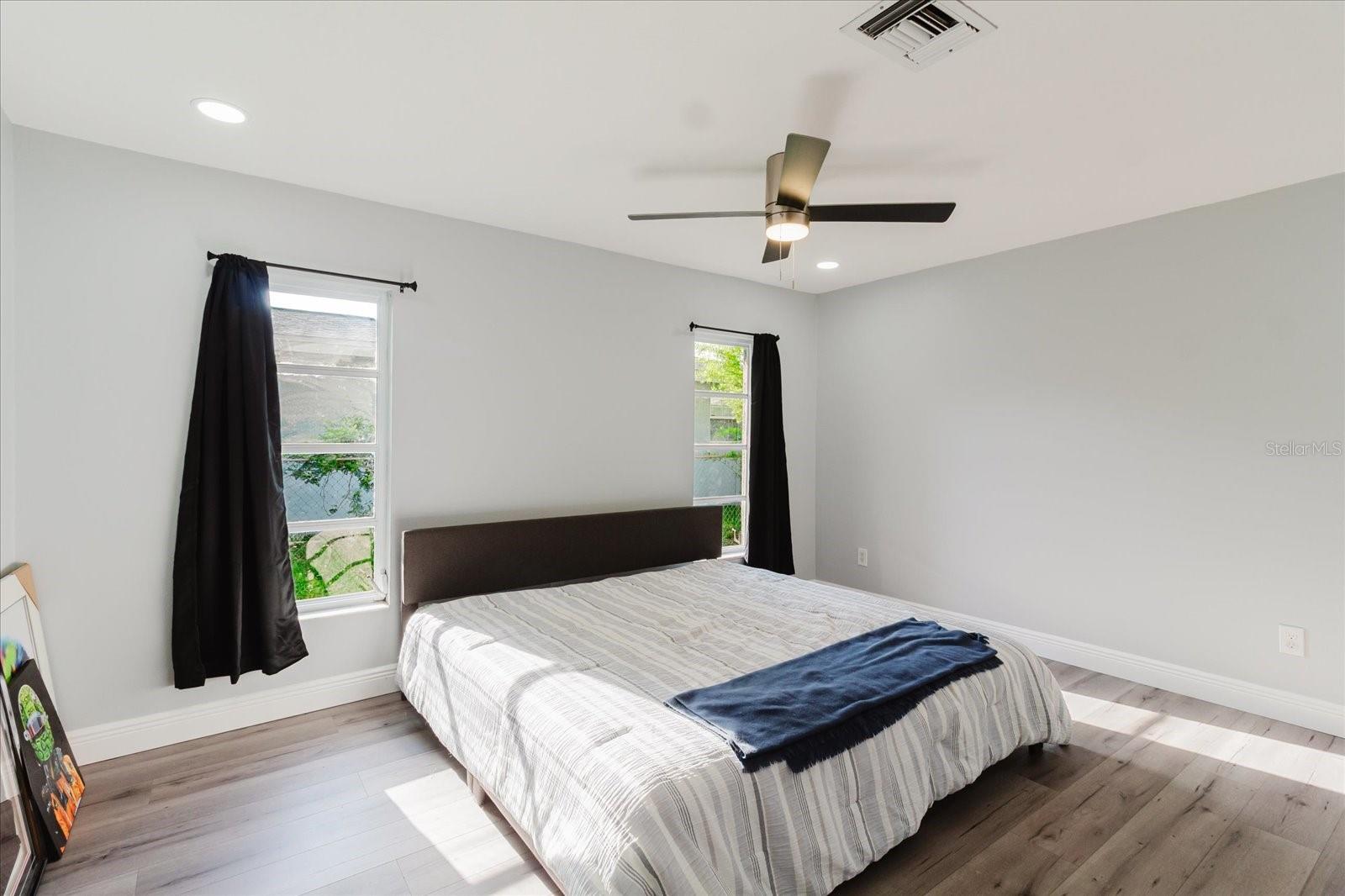 Image 13 of 37 For 1811 Forest Drive