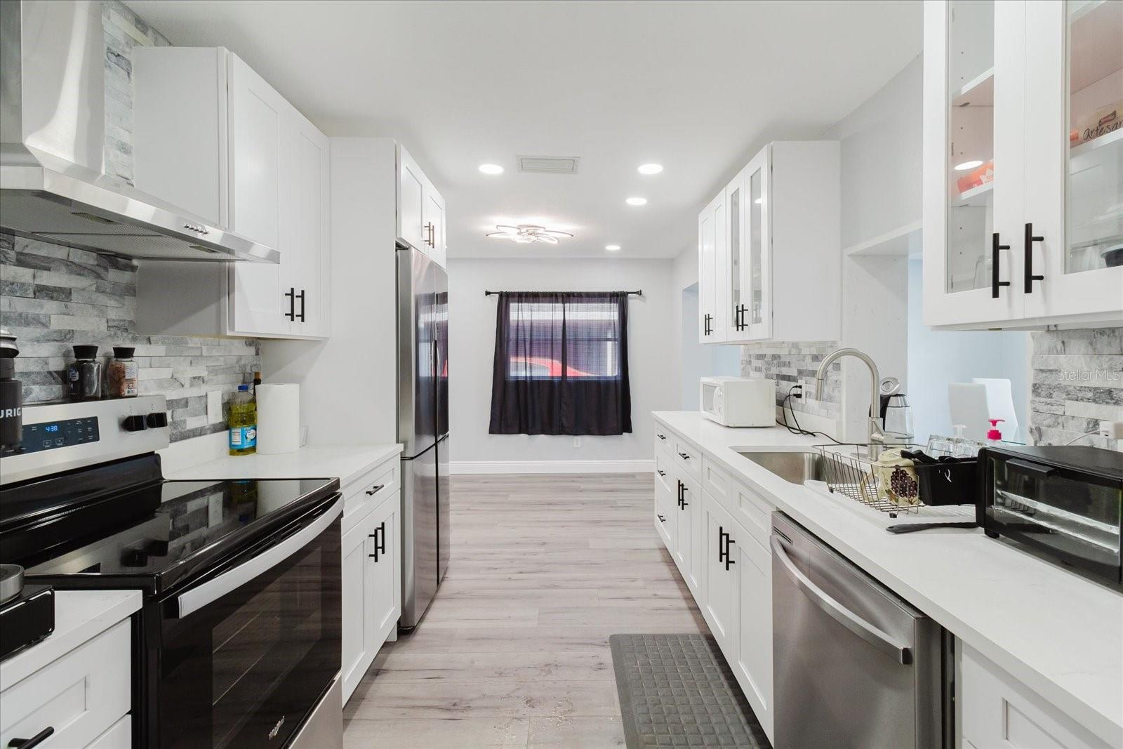 Image 5 of 37 For 1811 Forest Drive