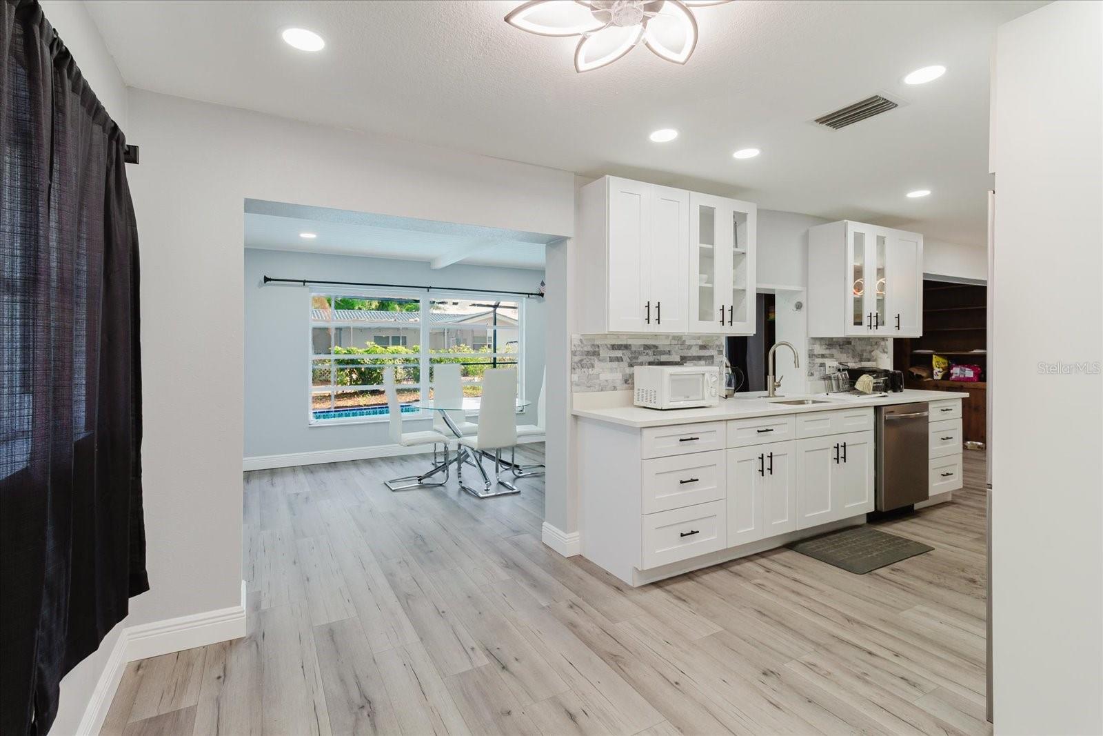 Image 8 of 37 For 1811 Forest Drive