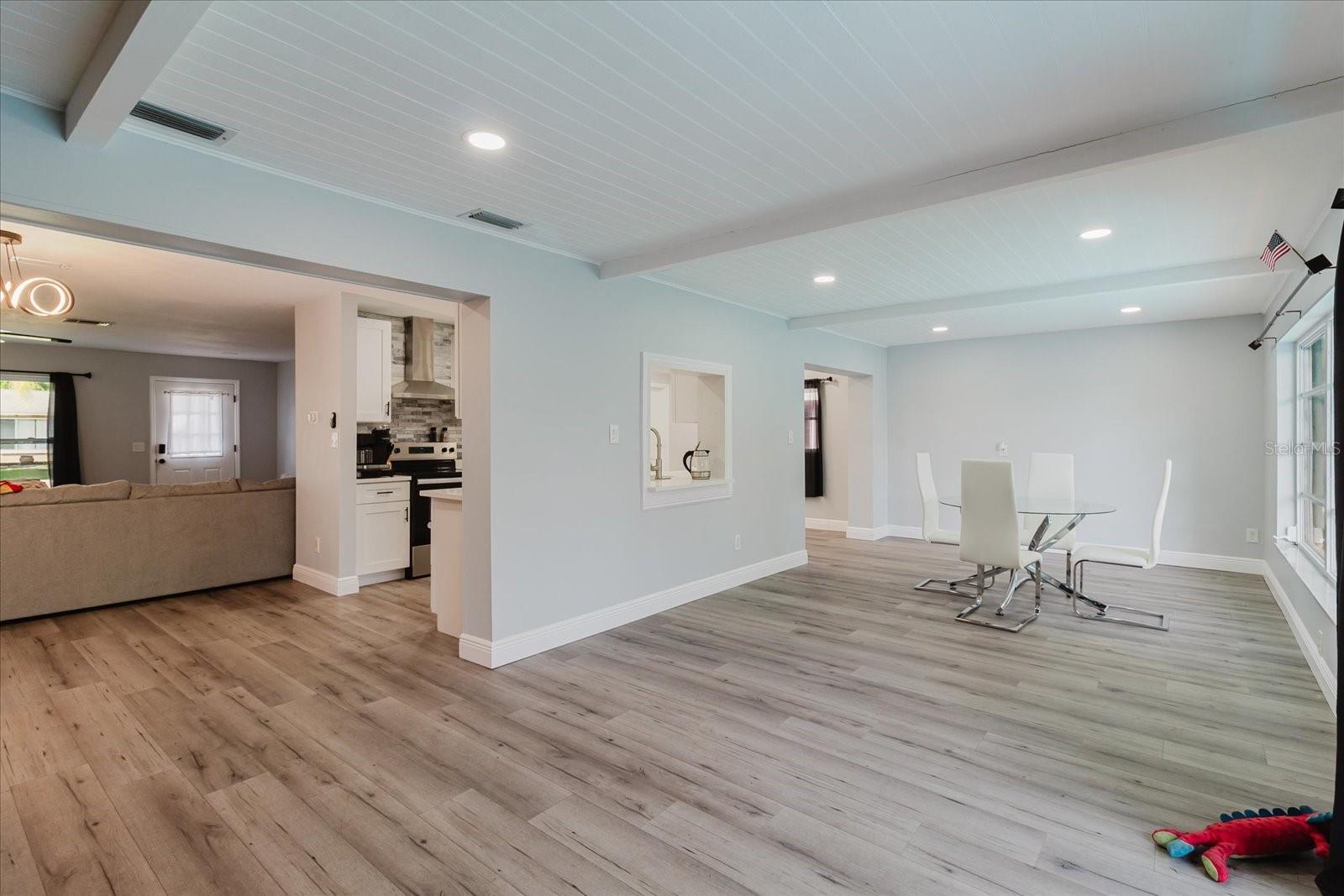 Image 9 of 37 For 1811 Forest Drive