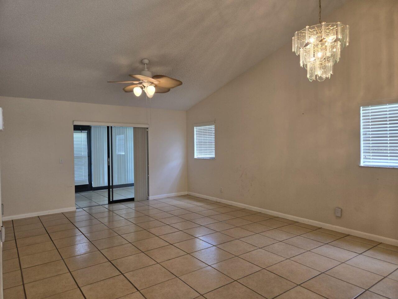 Image 10 of 22 For 38349 Cottonwood Place 1