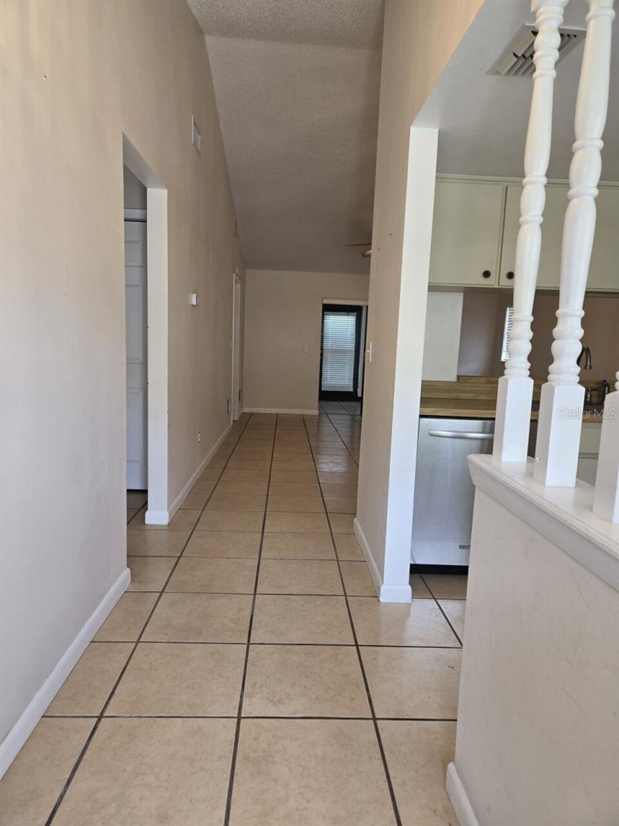 Image 8 of 22 For 38349 Cottonwood Place 1