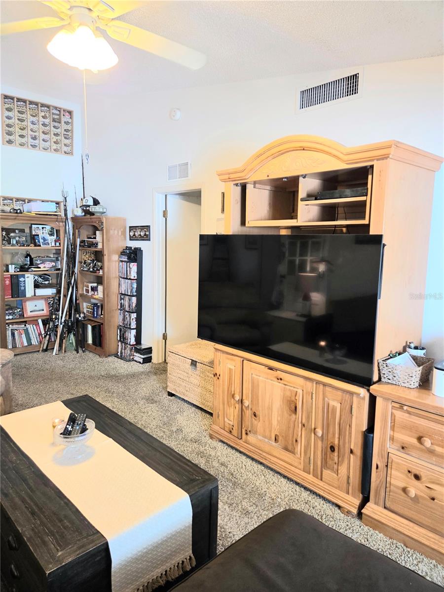 Image 17 of 41 For 3121 Beecher Drive E D