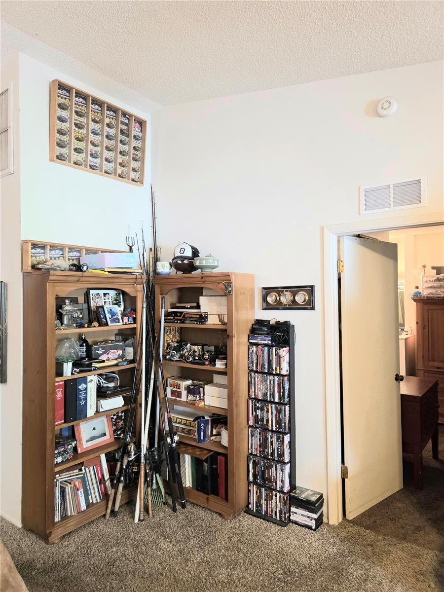 Image 18 of 41 For 3121 Beecher Drive E D