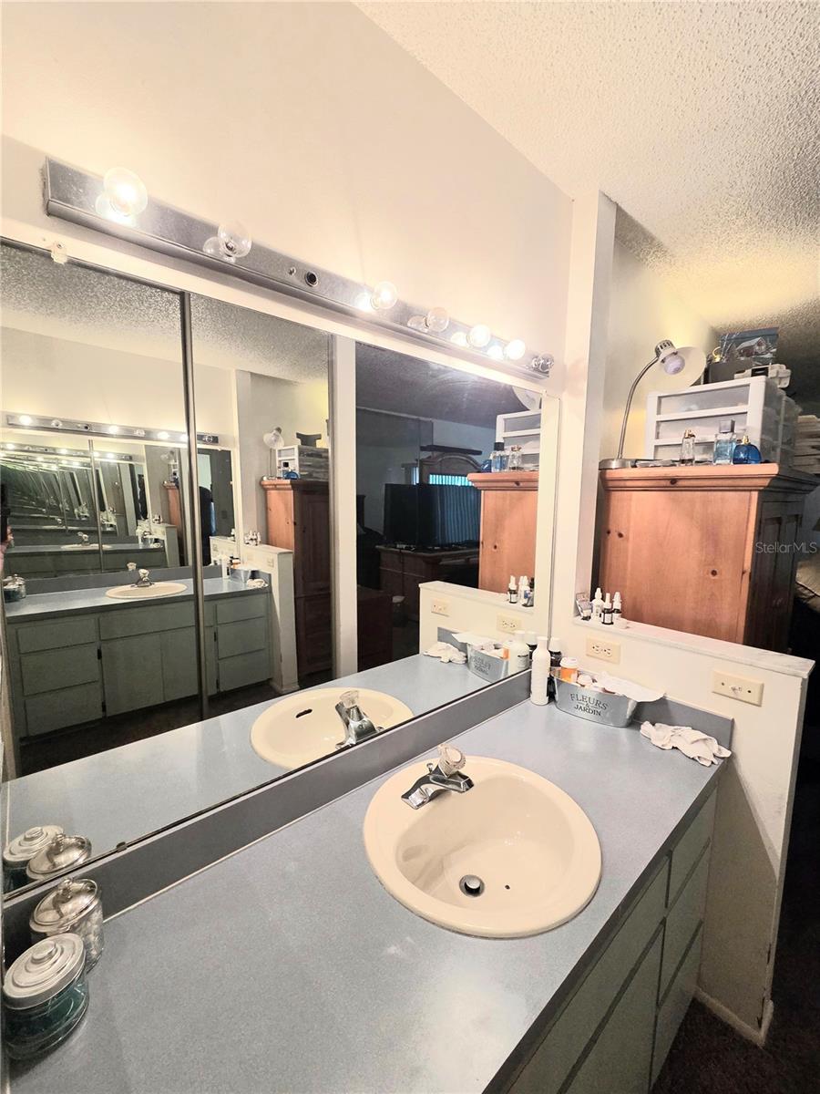 Image 23 of 41 For 3121 Beecher Drive E D