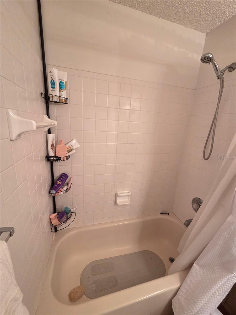 Image 36 of 41 For 3121 Beecher Drive E D