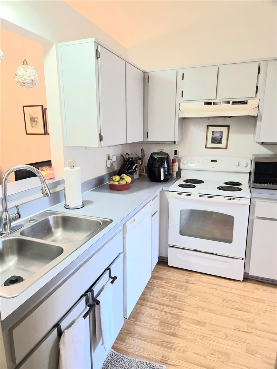 Image 9 of 41 For 3121 Beecher Drive E D