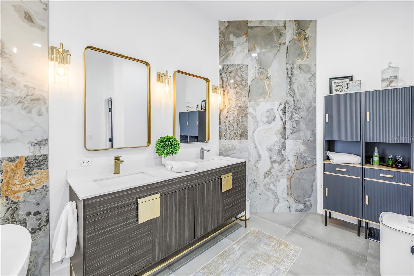 Image 39 of 78 For 11902 Woodland Terrace