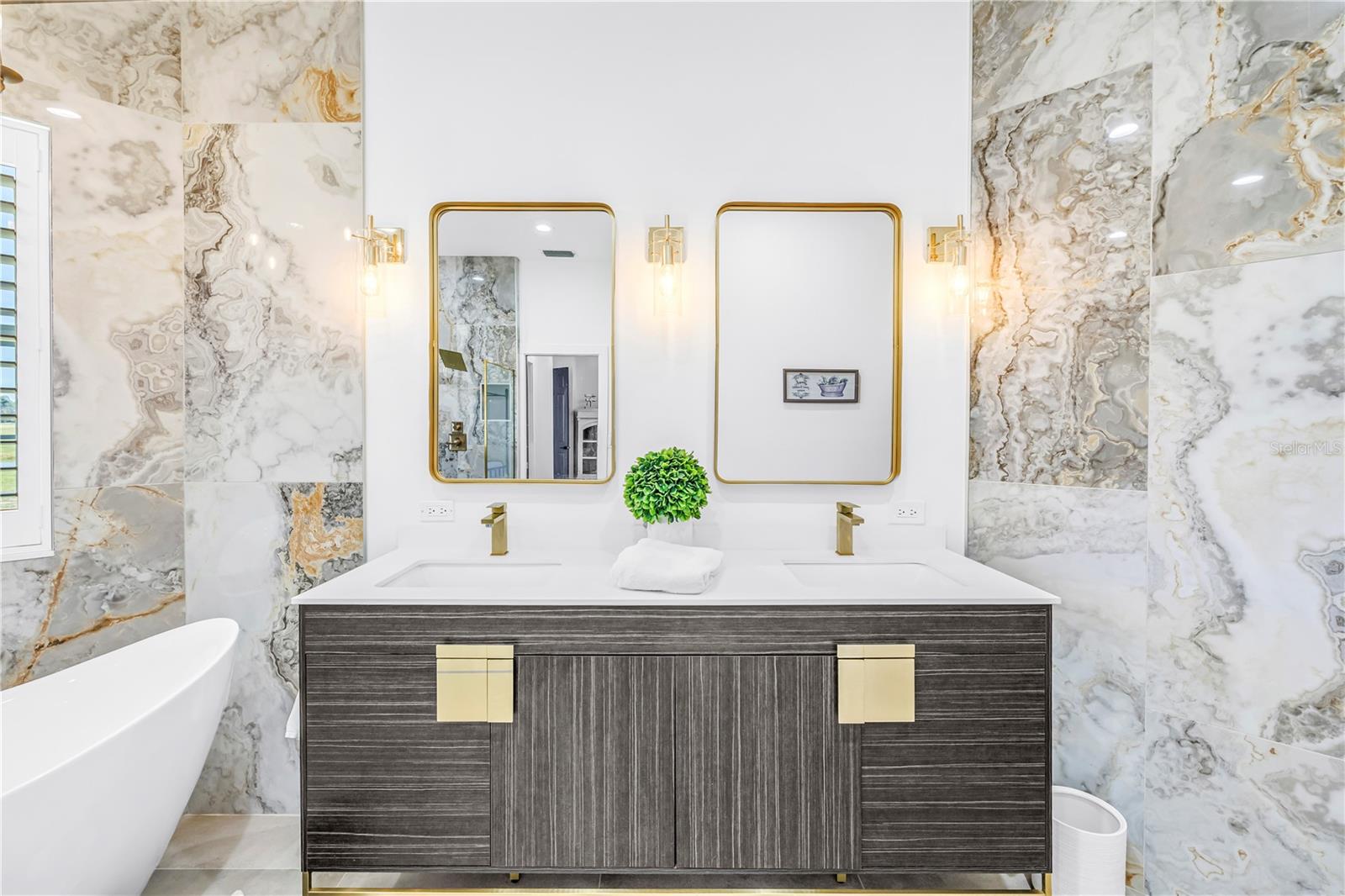 Image 40 of 78 For 11902 Woodland Terrace