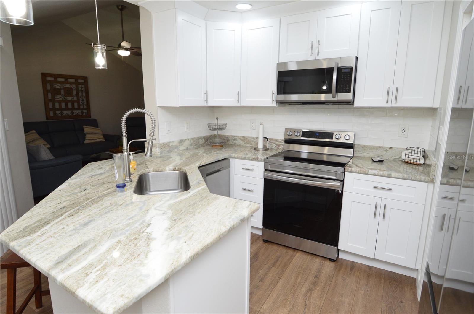 Image 12 of 100 For 8613 Mallard Reserve Drive 202